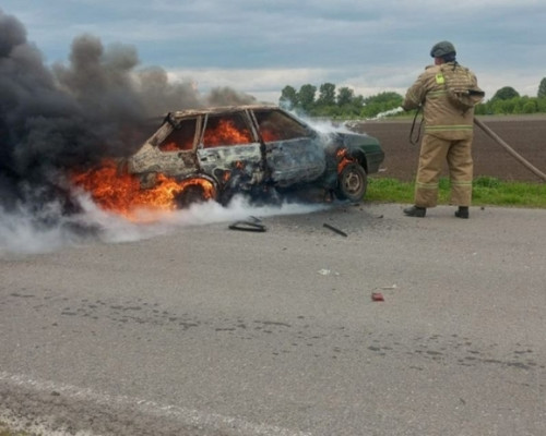 Дроны атаковали машины на трассе в Курской области