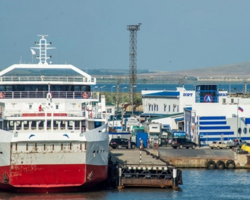 Беспилотники атаковали паромное судно в порту «Кавказ»